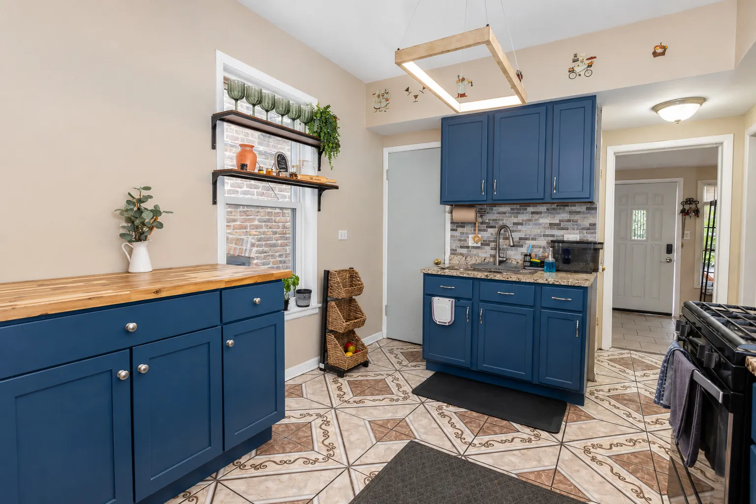 3906 W Montrose Avenue IL