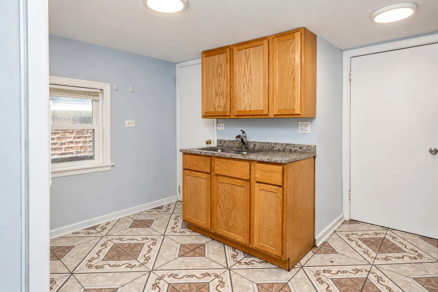 3906 W Montrose Avenue IL