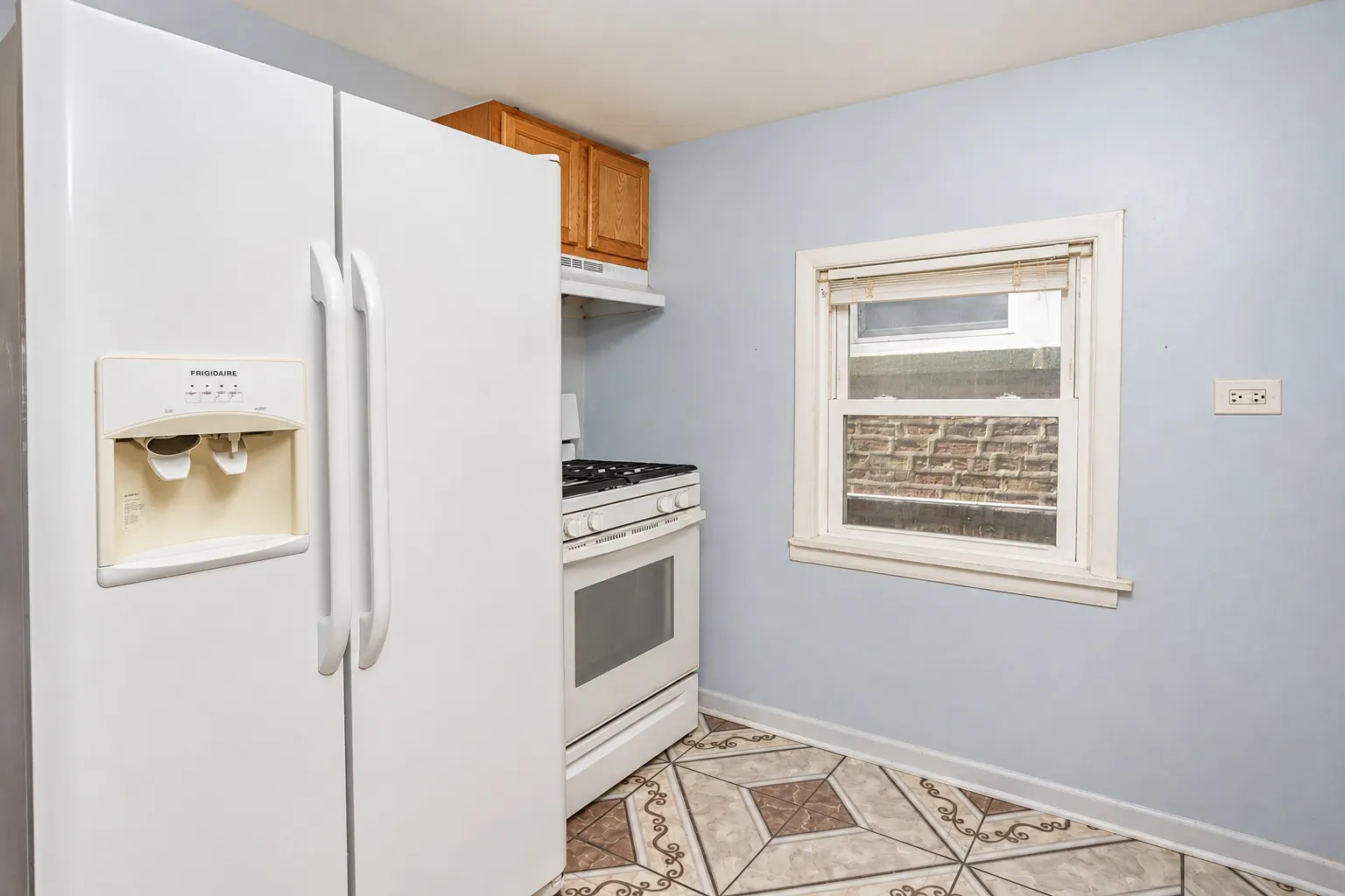 3906 W Montrose Avenue IL