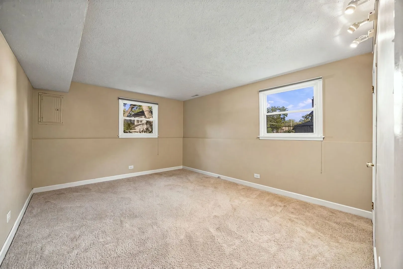1708 N Mura Lane IL