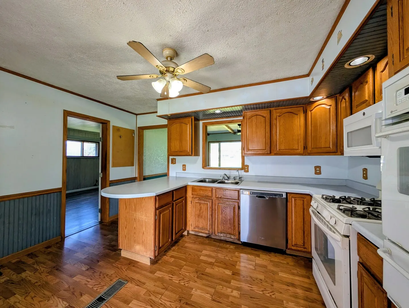 21 E ROMEO Road IL #A