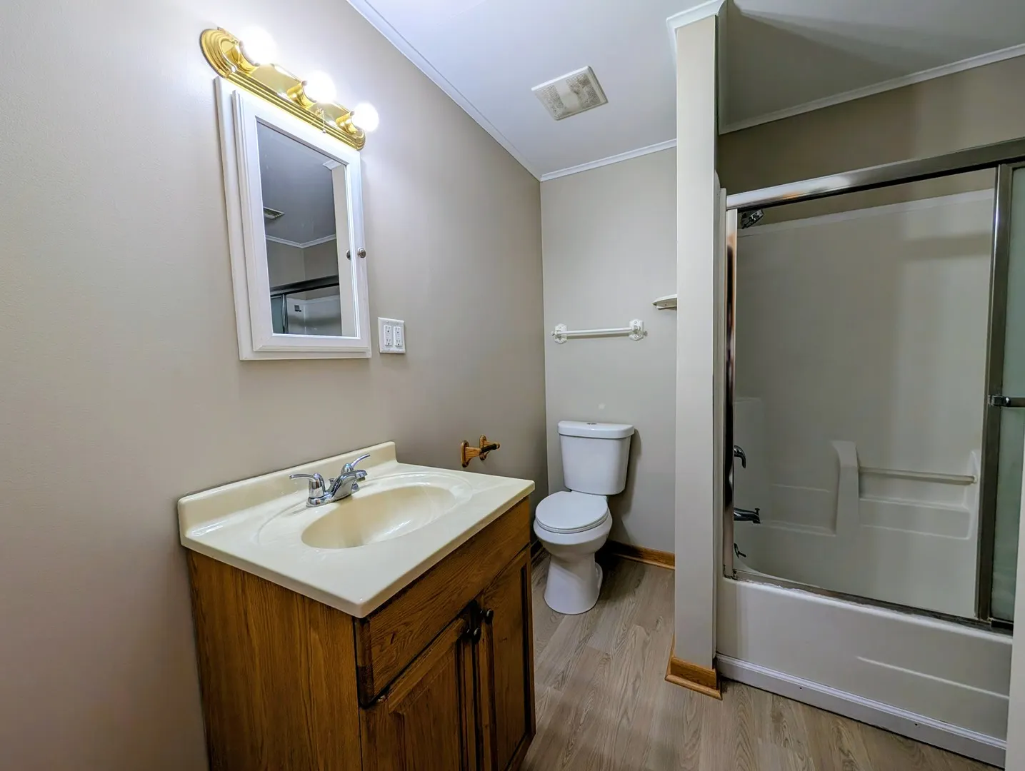 21 E ROMEO Road IL #A