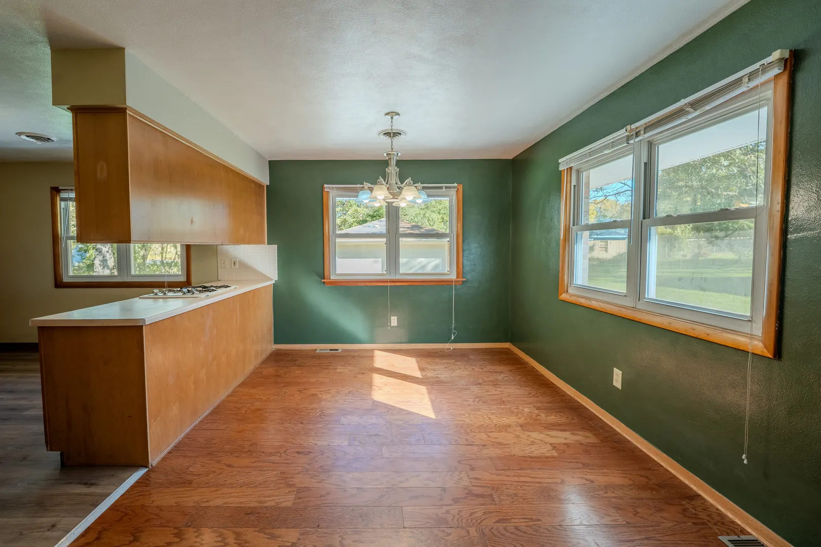 1427 S Walnut Avenue IL