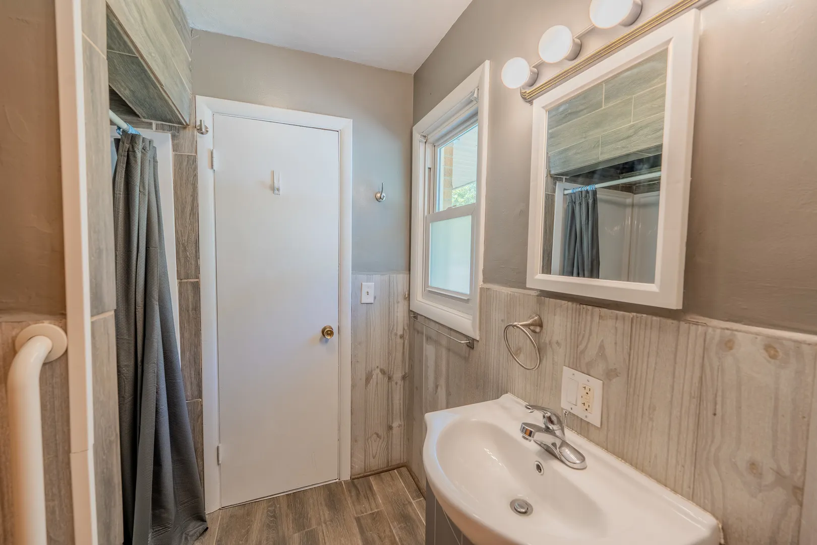 1427 S Walnut Avenue IL