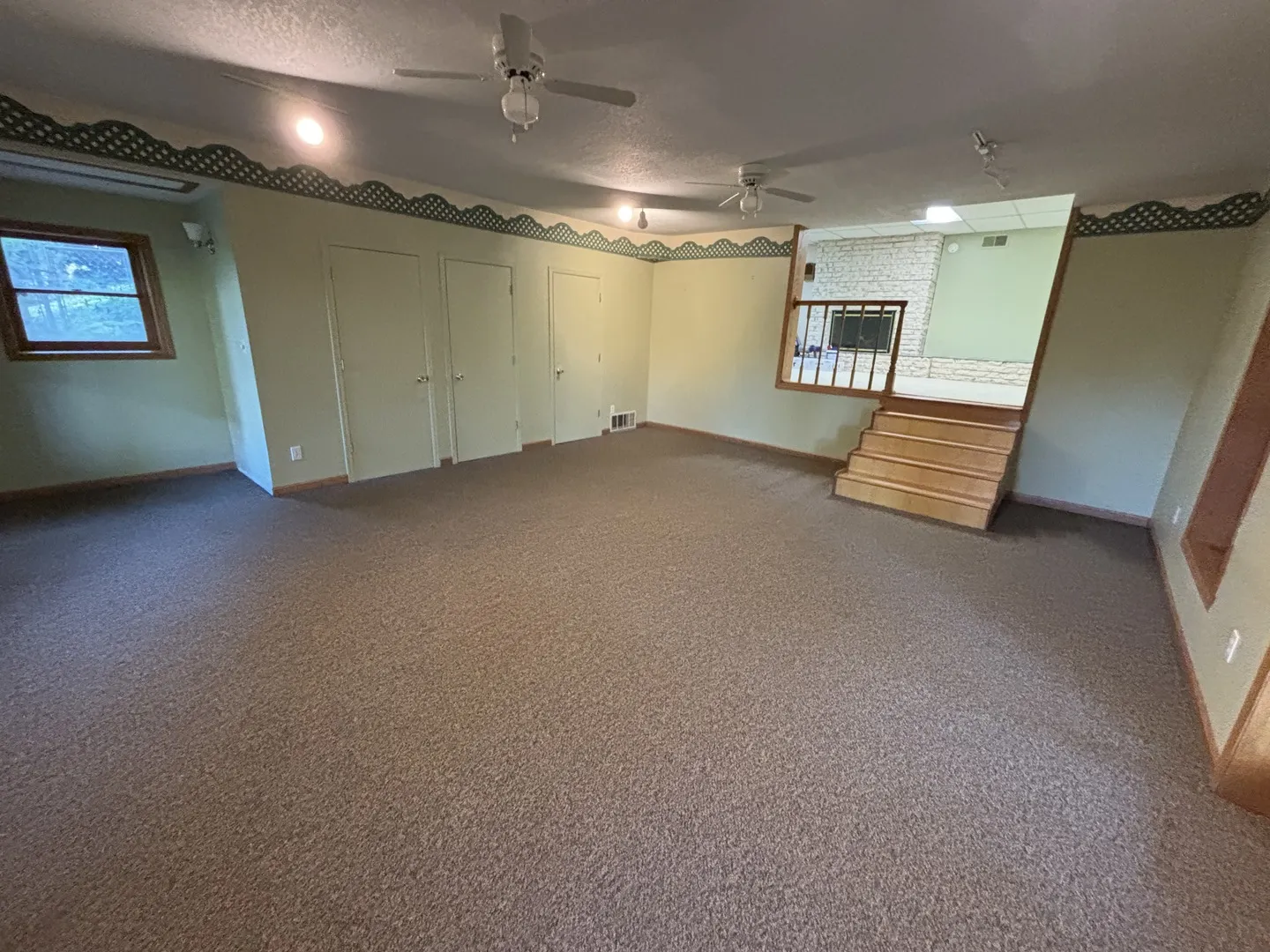 250 S 14th Street IA