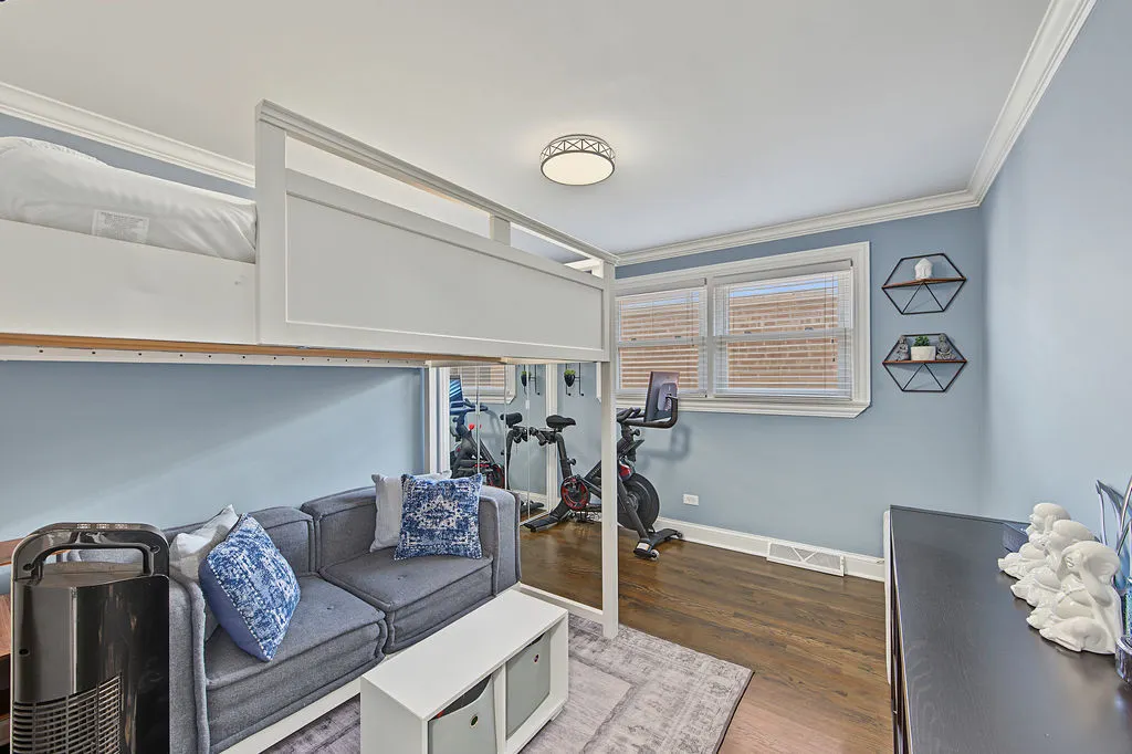 7058 W 63rd Place IL