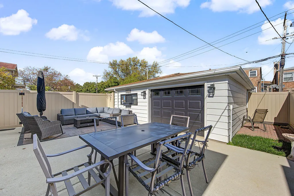 7058 W 63rd Place IL
