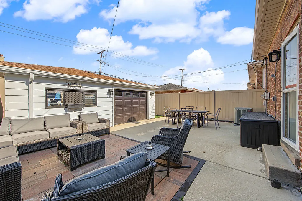 7058 W 63rd Place IL