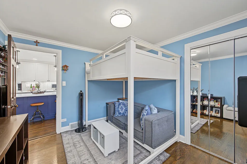 7058 W 63rd Place IL