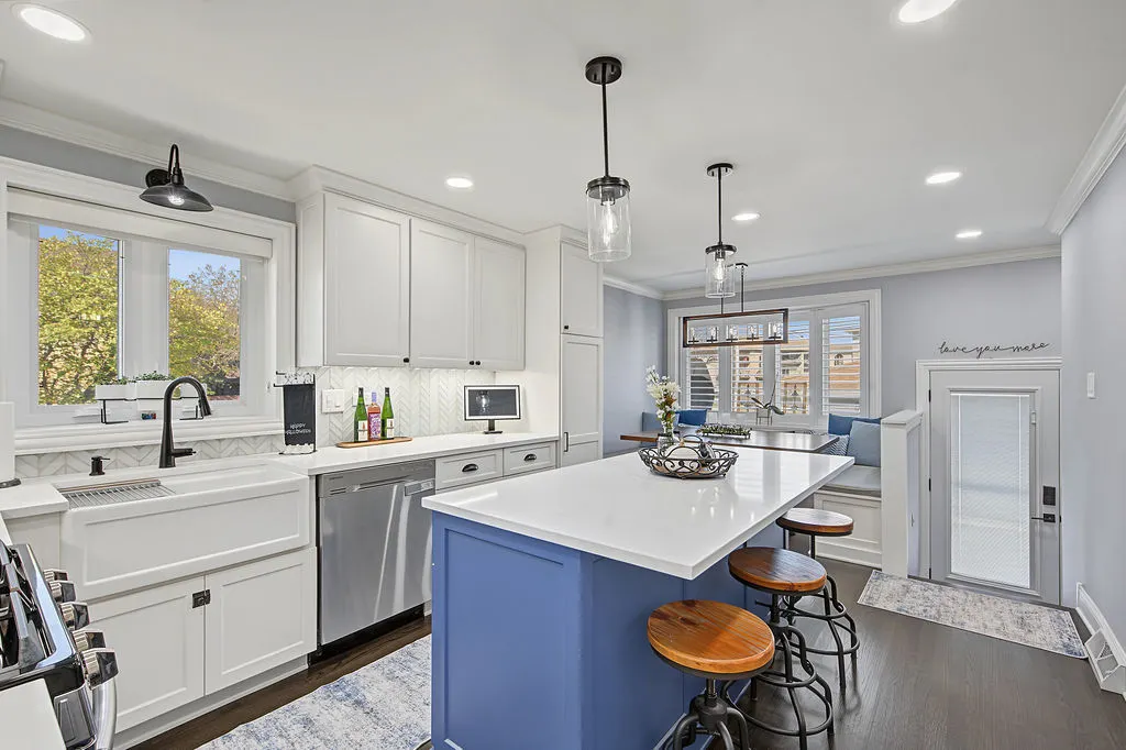 7058 W 63rd Place IL