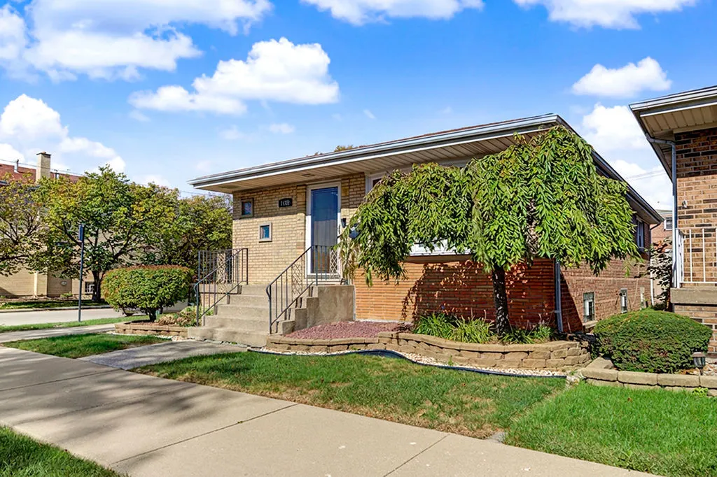 7058 W 63rd Place IL