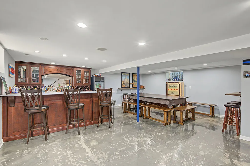 7058 W 63rd Place IL