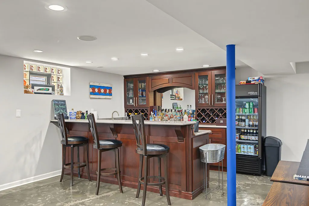 7058 W 63rd Place IL