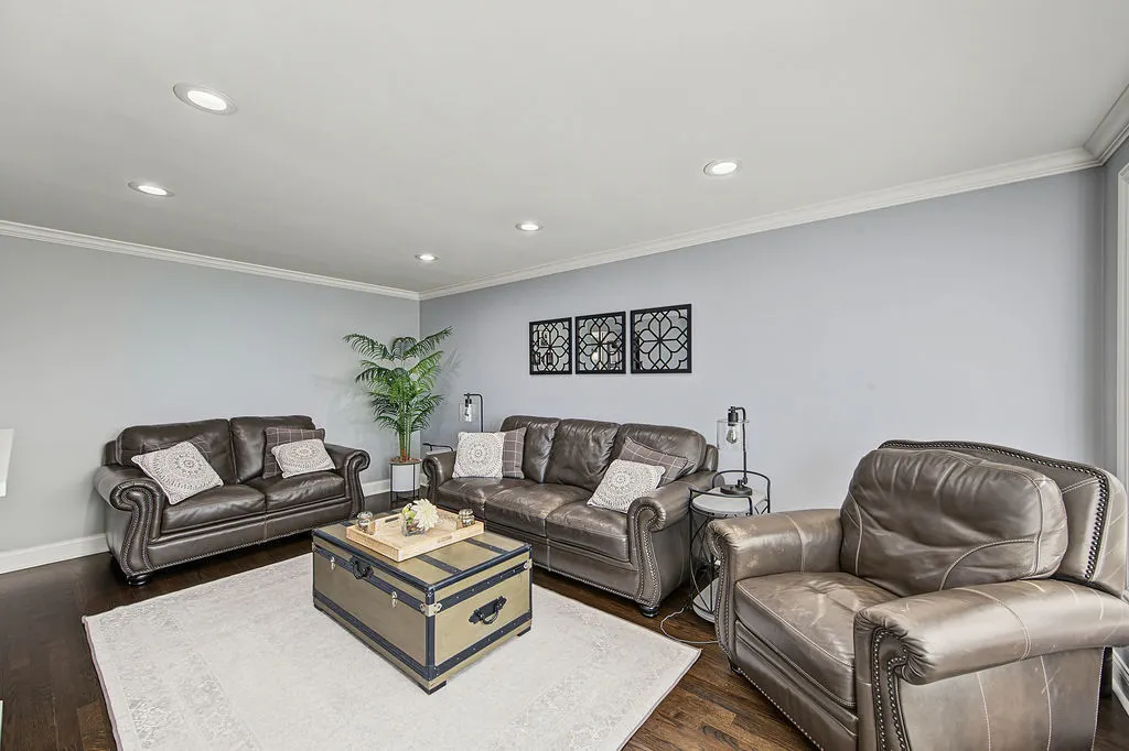 7058 W 63rd Place IL