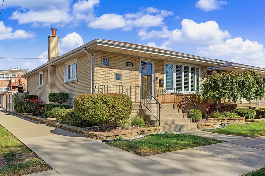 7058 W 63rd Place IL