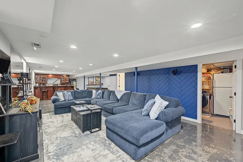 7058 W 63rd Place IL
