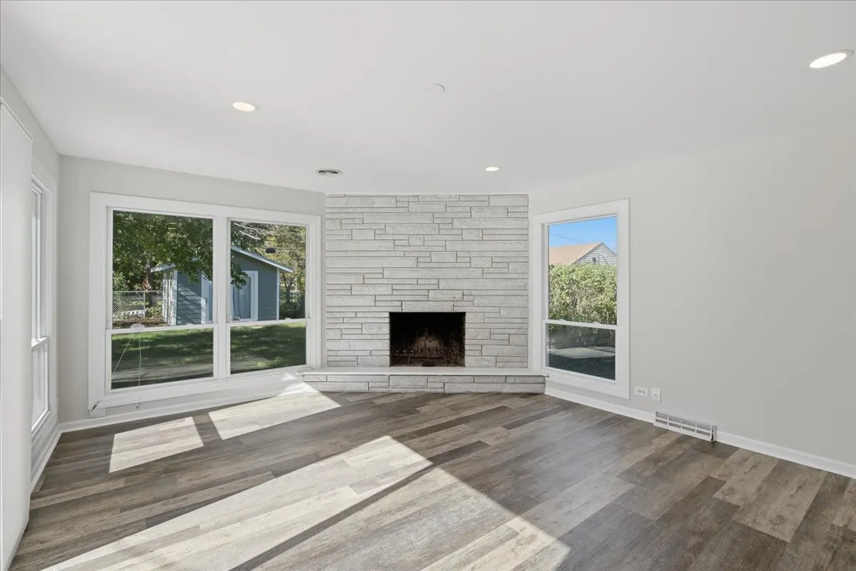 460 S Cherry Street IL
