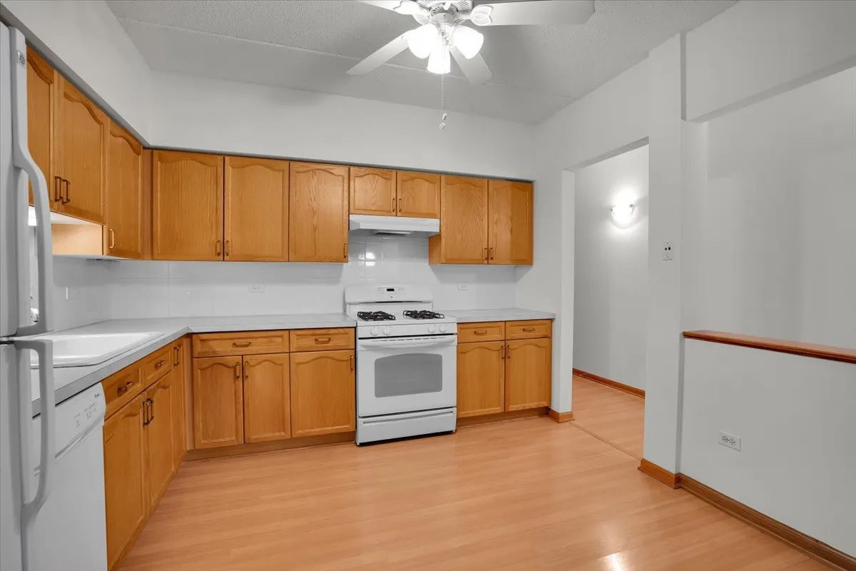 55 S Hale Street IL #207