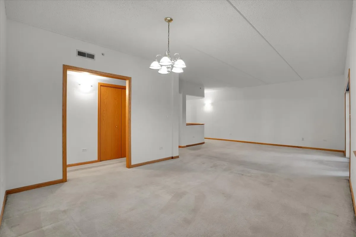 55 S Hale Street IL #207