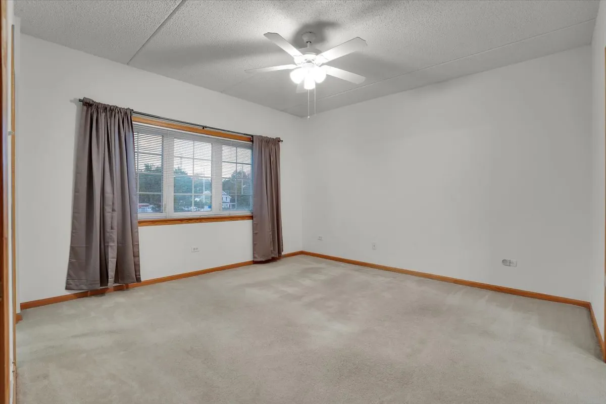 55 S Hale Street IL #207