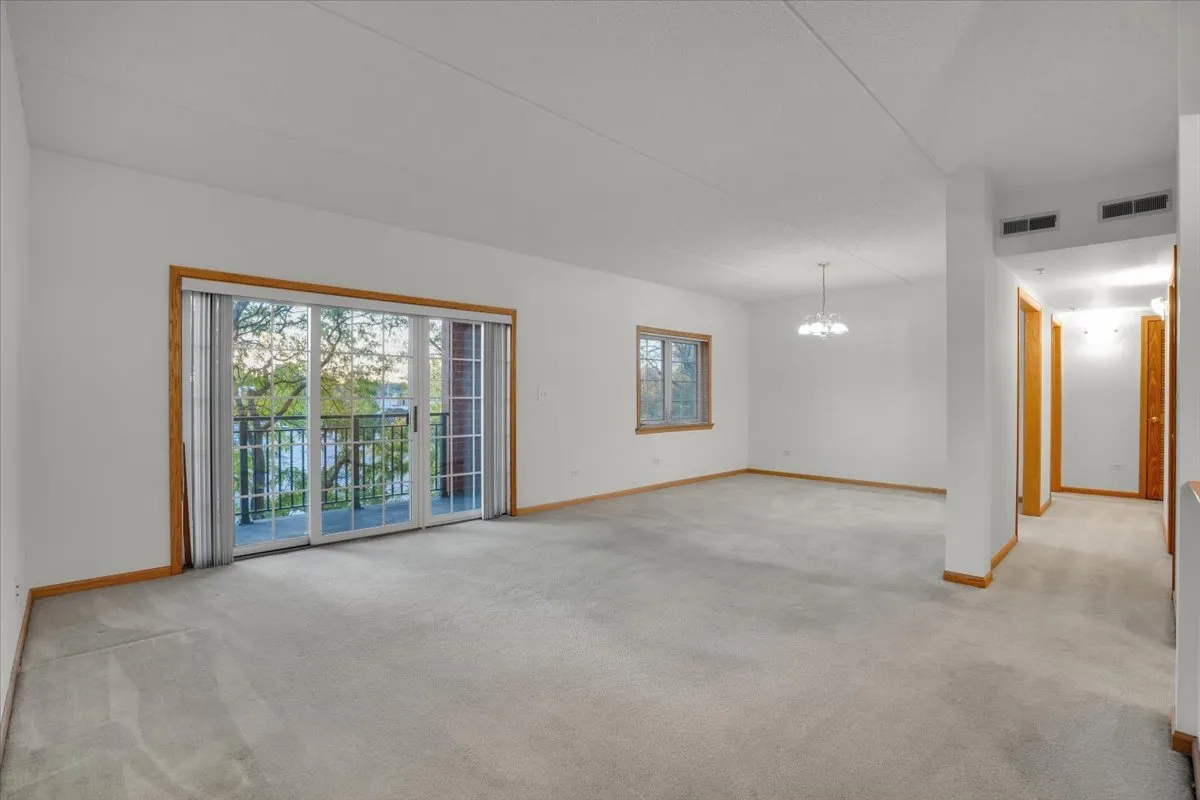 55 S Hale Street IL #207