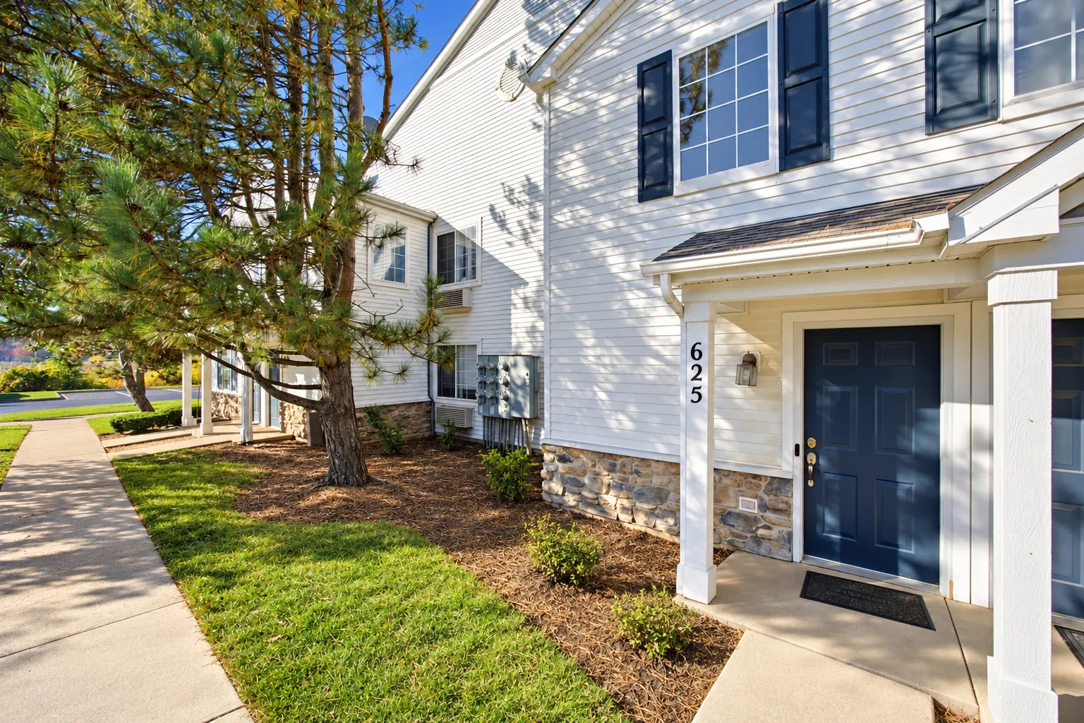 625 Silverstone Drive IL #625