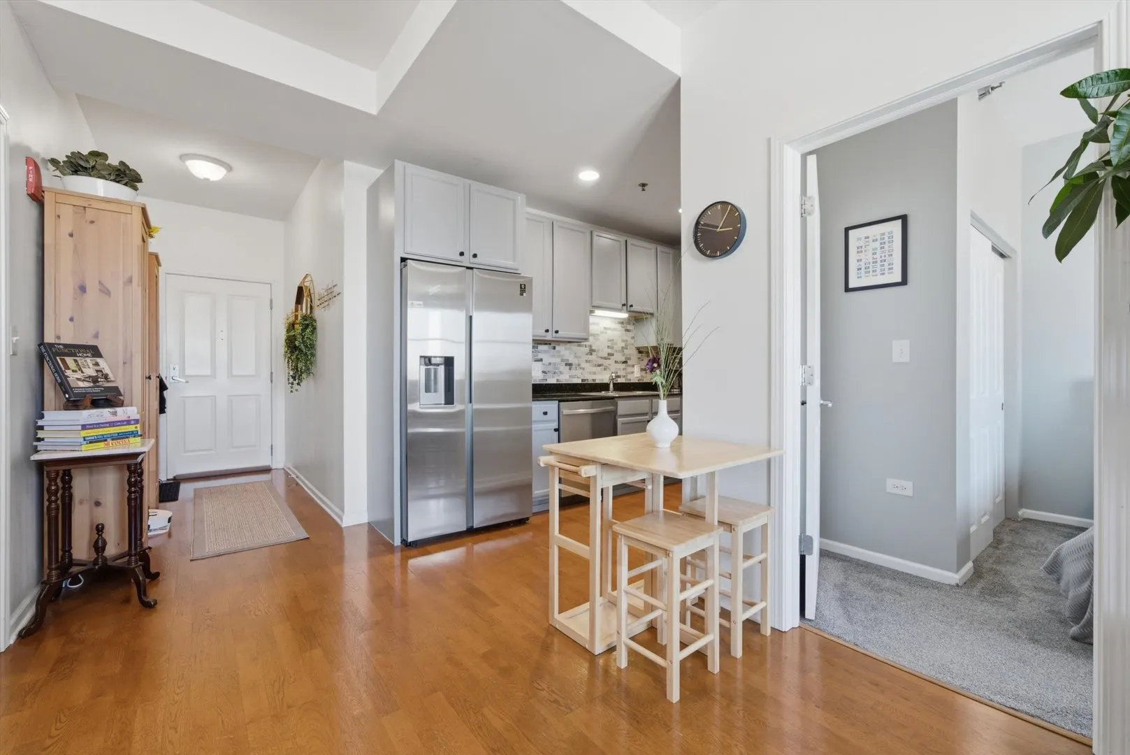 828 W Grace Street IL #1206