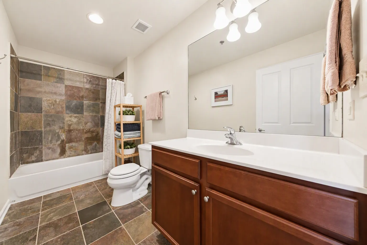 828 W Grace Street IL #1206