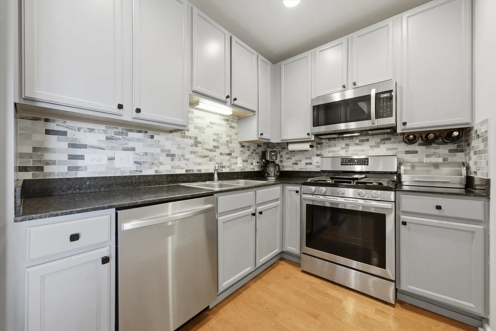 828 W Grace Street IL #1206