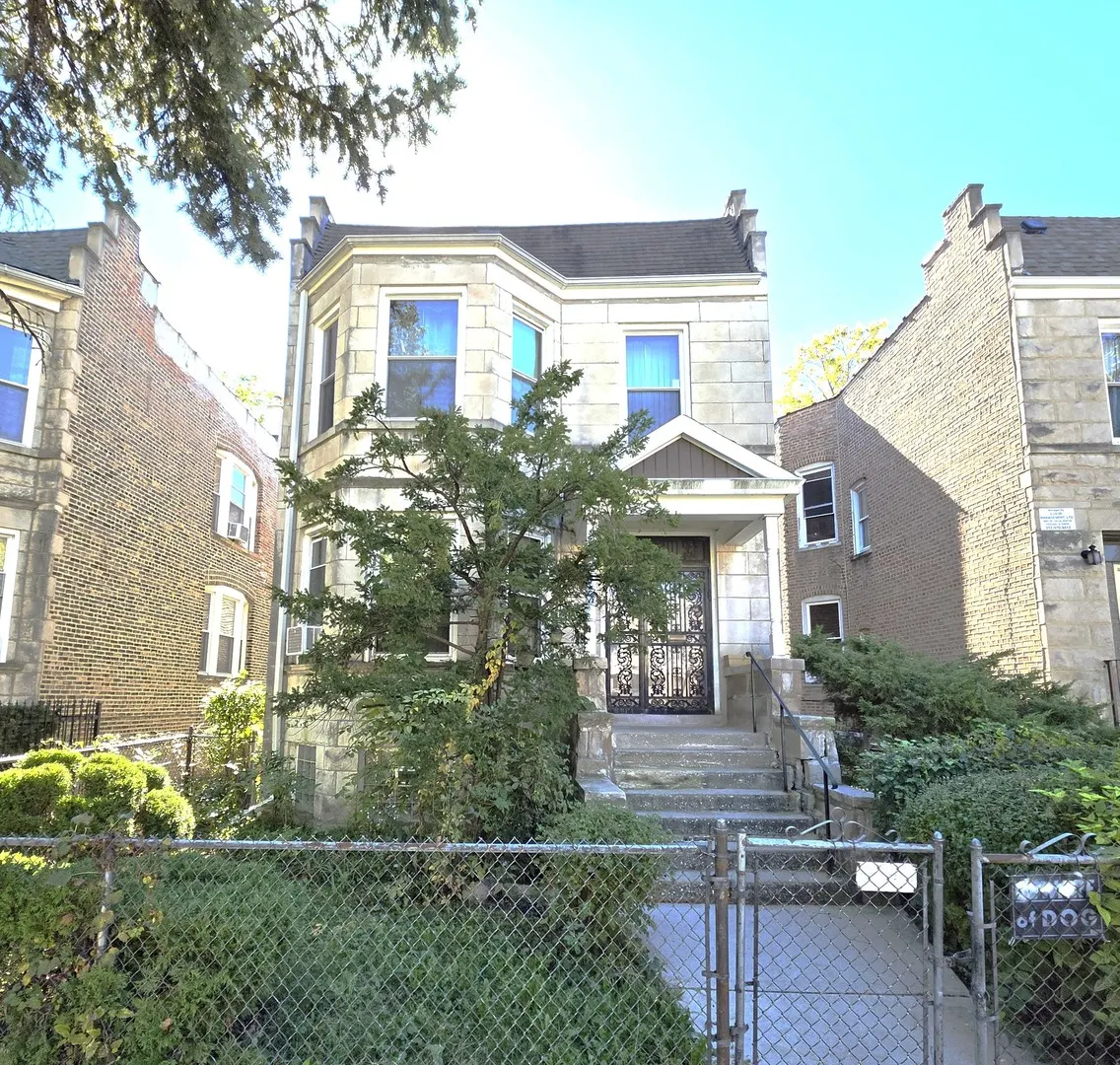 4907 W Fulton Street IL