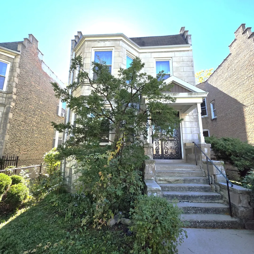 4907 W Fulton Street IL