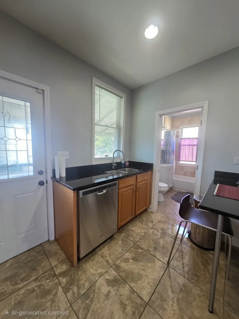 559 W 43rd Place IL #2