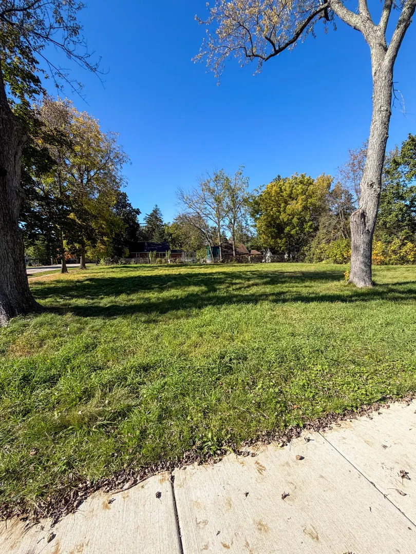 110 Gladys Avenue IL