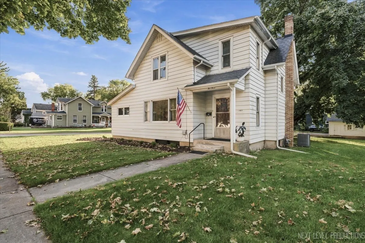 203 N Van Buren Street IL