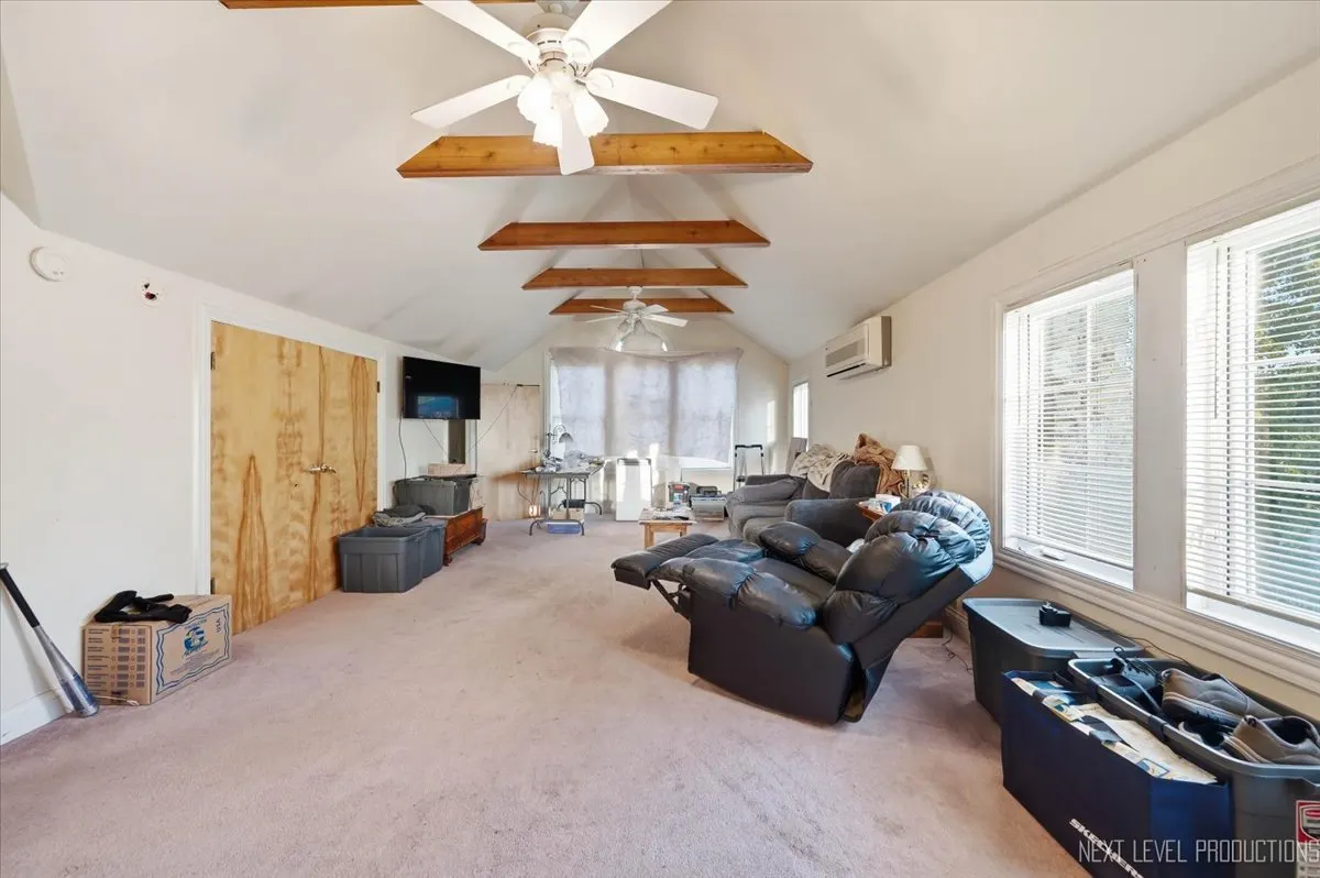 9 S Van Buren Street IL