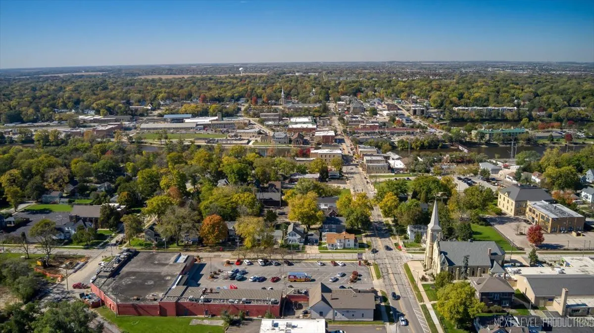 9 S Van Buren Street IL