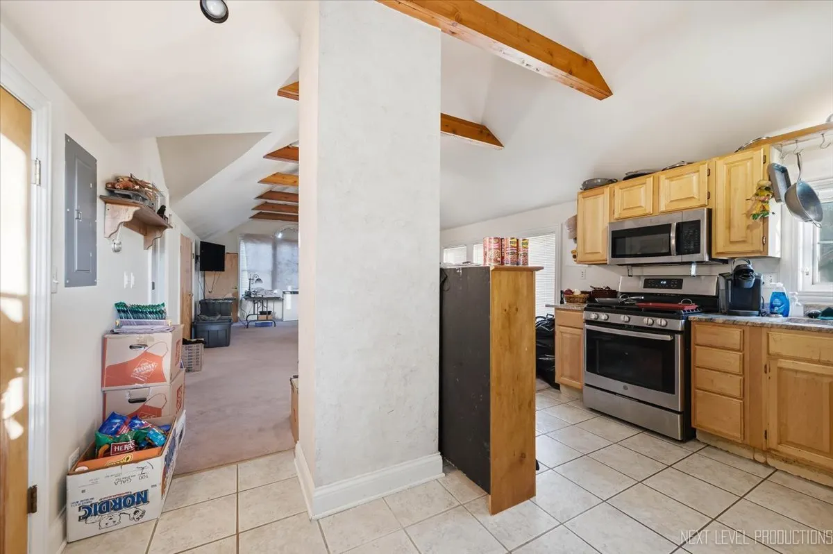 9 S Van Buren Street IL