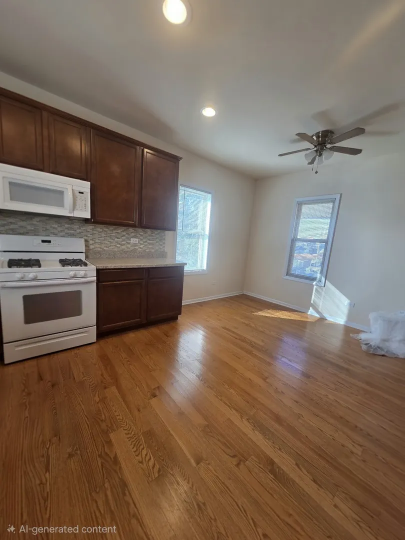 563 W 43rd Place IL #2