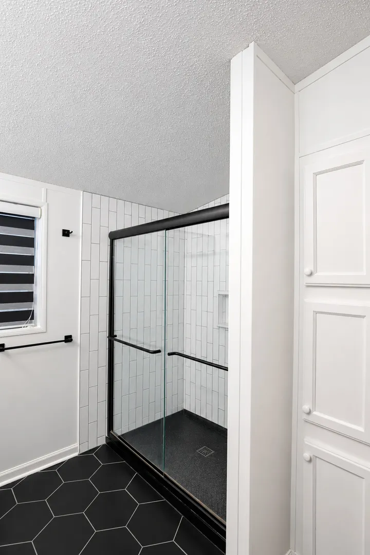 132 3rd Avenue IL