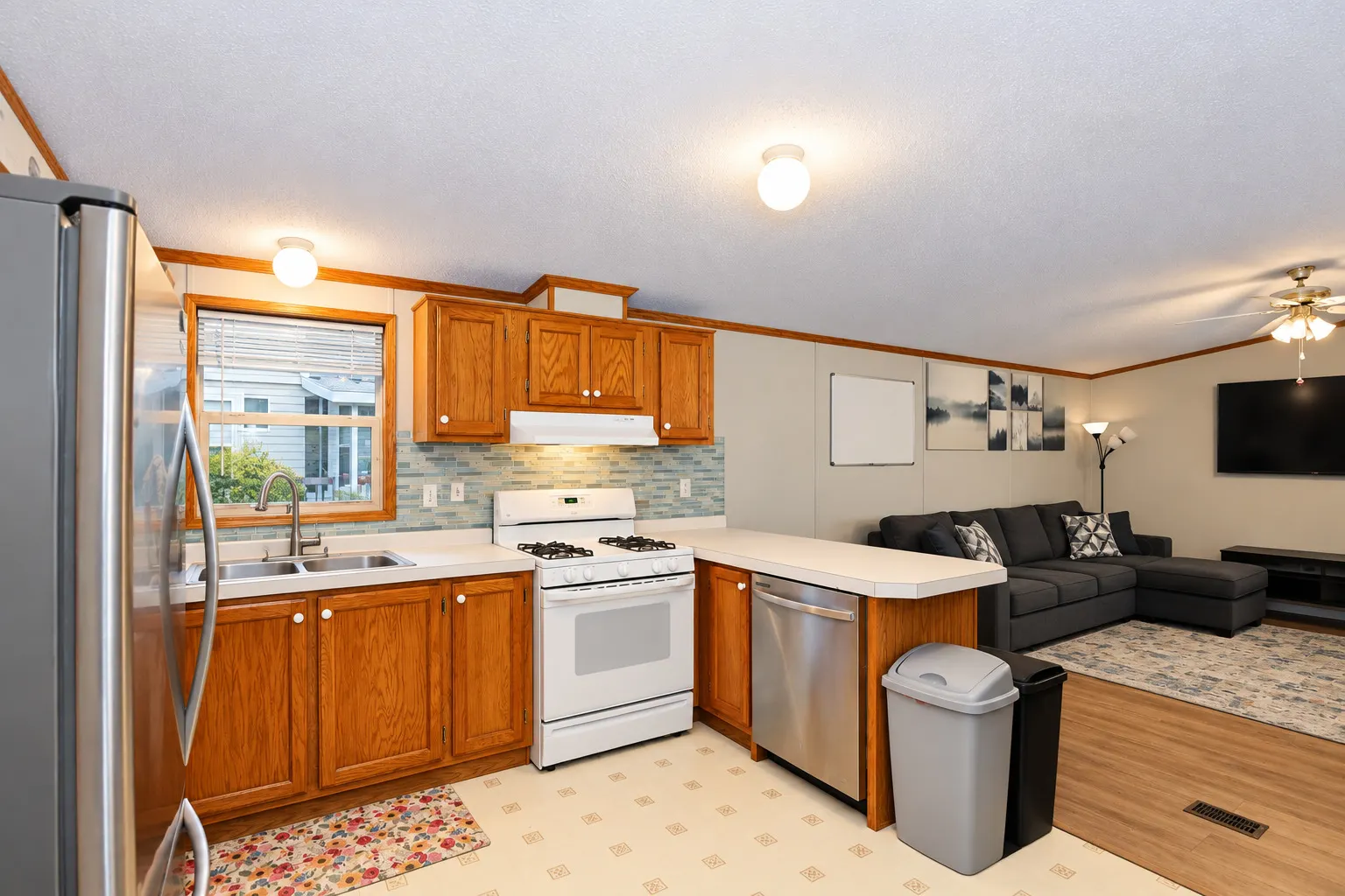 132 3rd Avenue IL