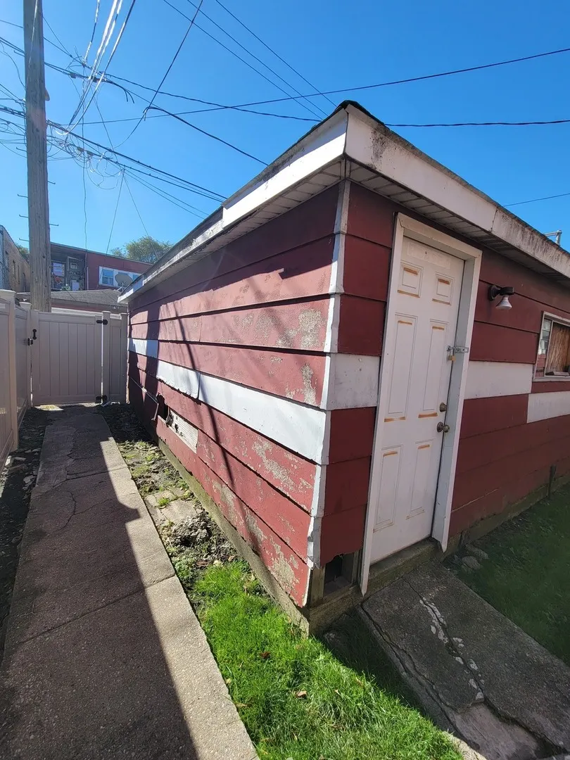 5539 W Adams Street IL