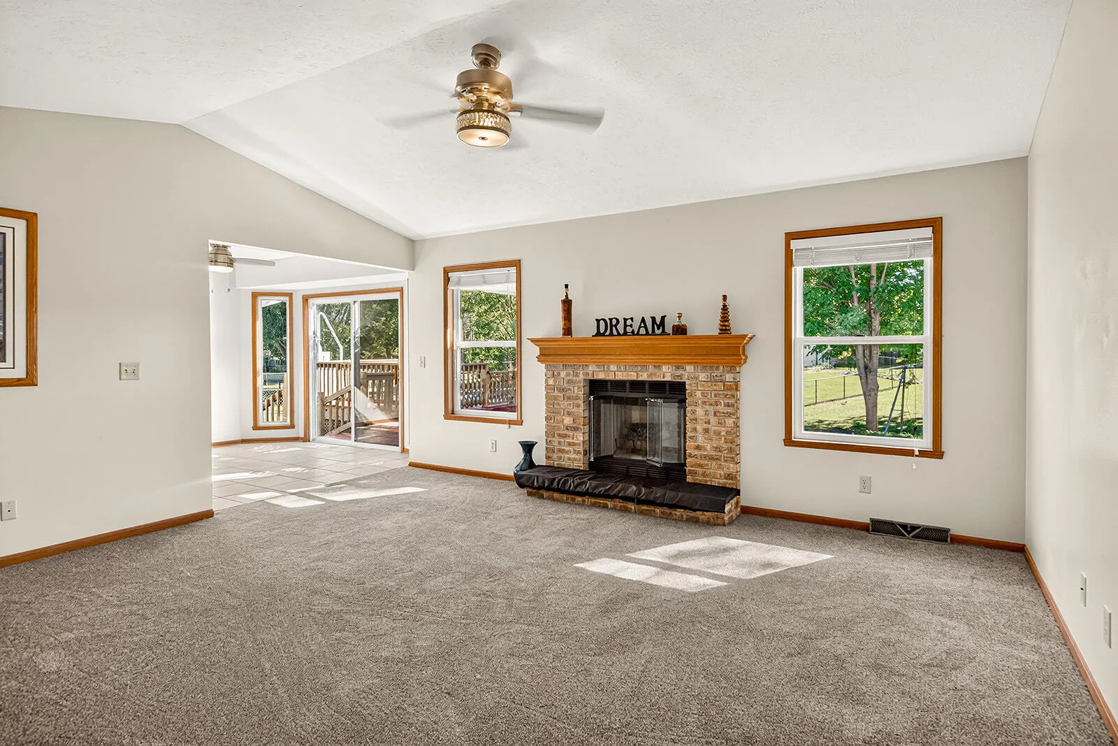 136 Harvest Glenn Drive IL