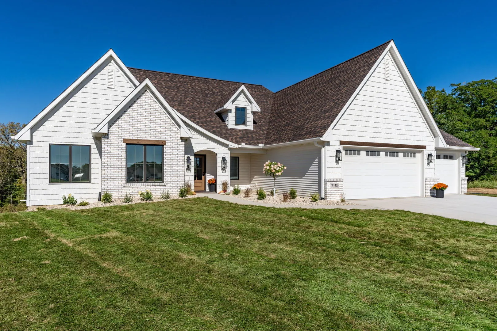 7180 Alvie Lane IA