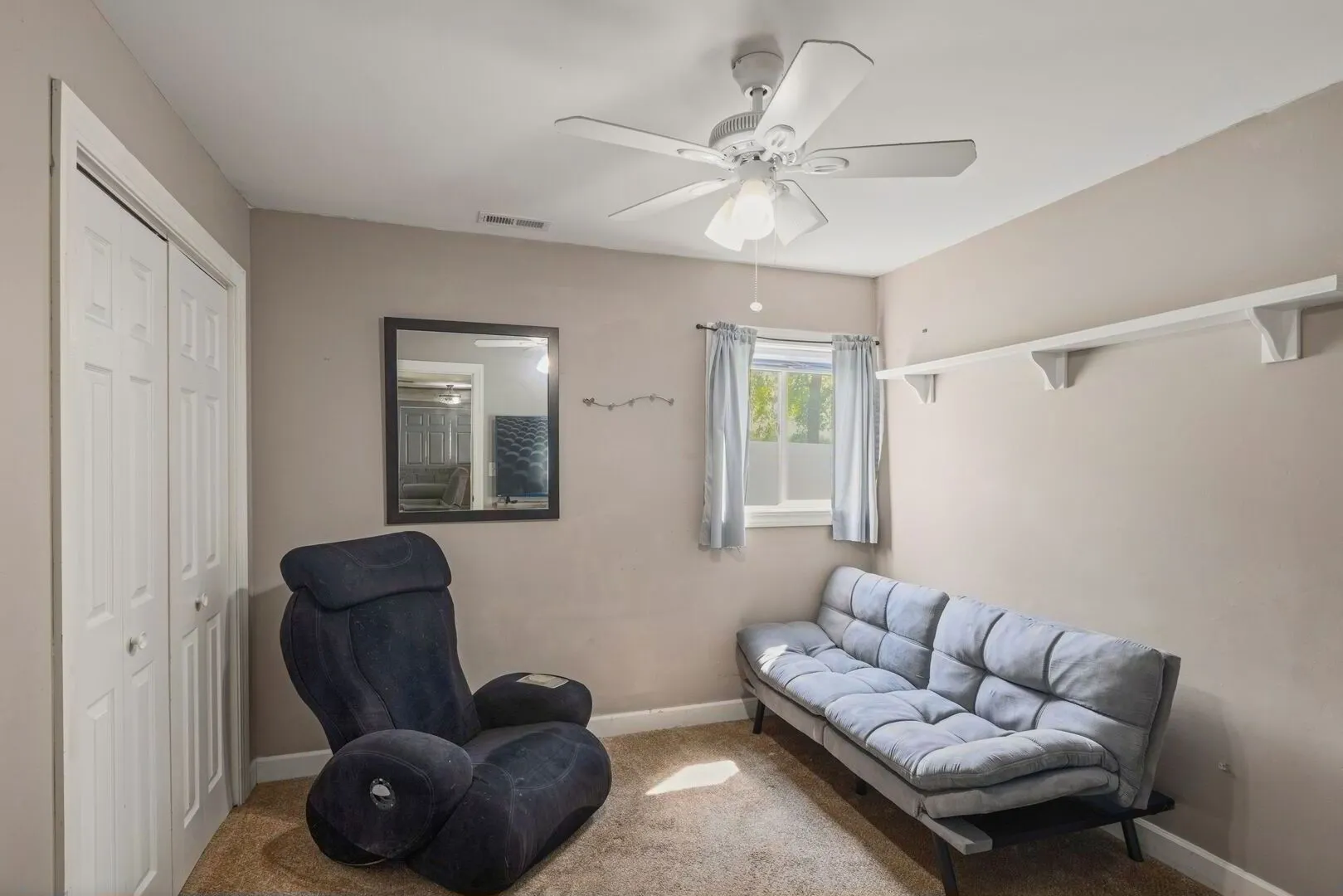 827 W Northeast Shore Drive IL