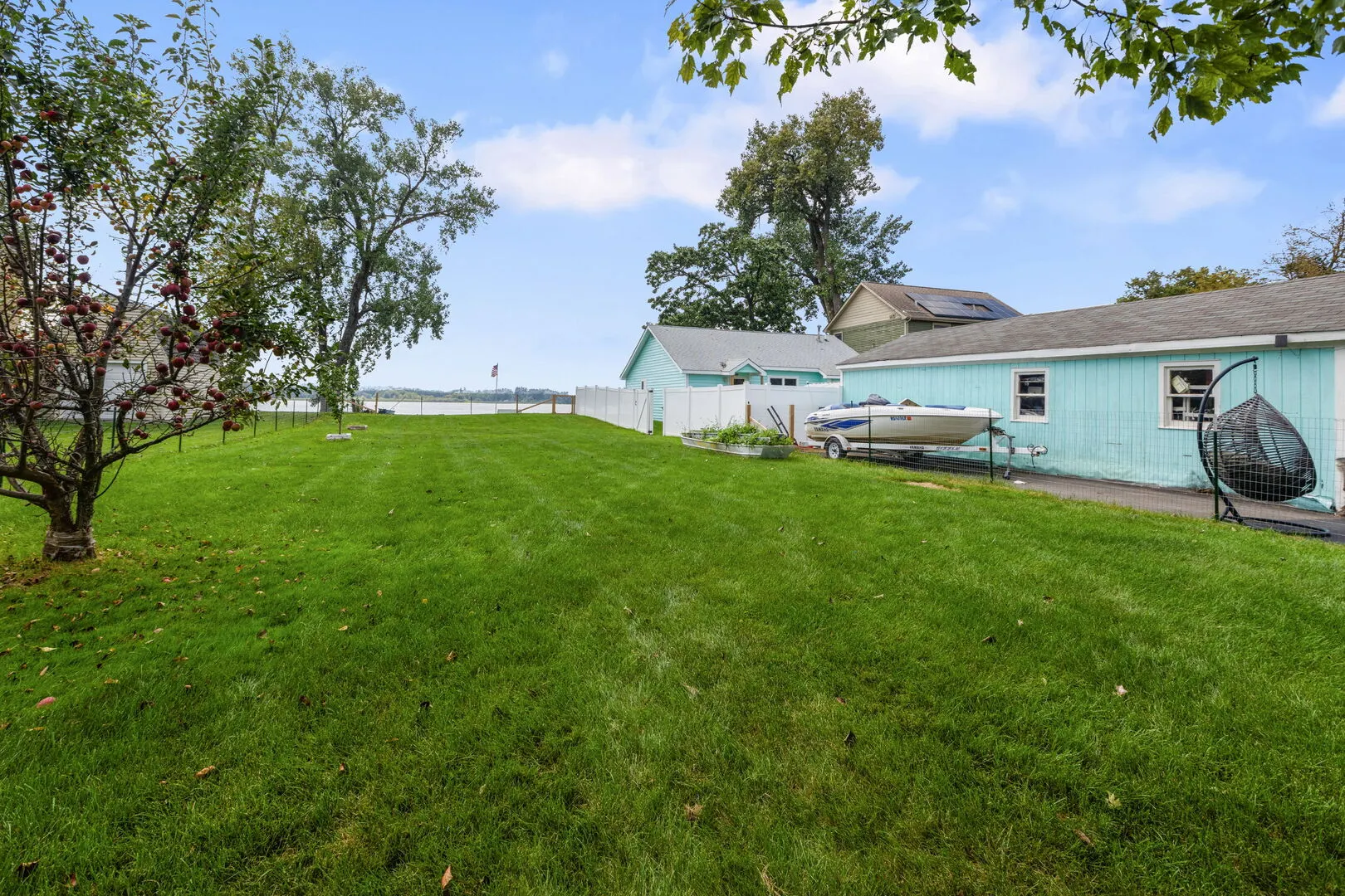 827 W Northeast Shore Drive IL