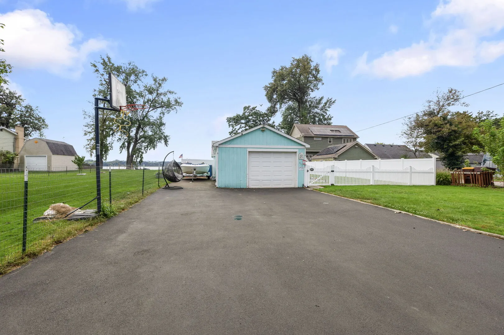 827 W Northeast Shore Drive IL