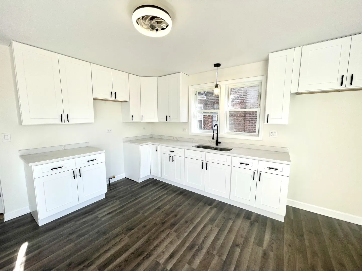 8312 S Phillips Avenue IL