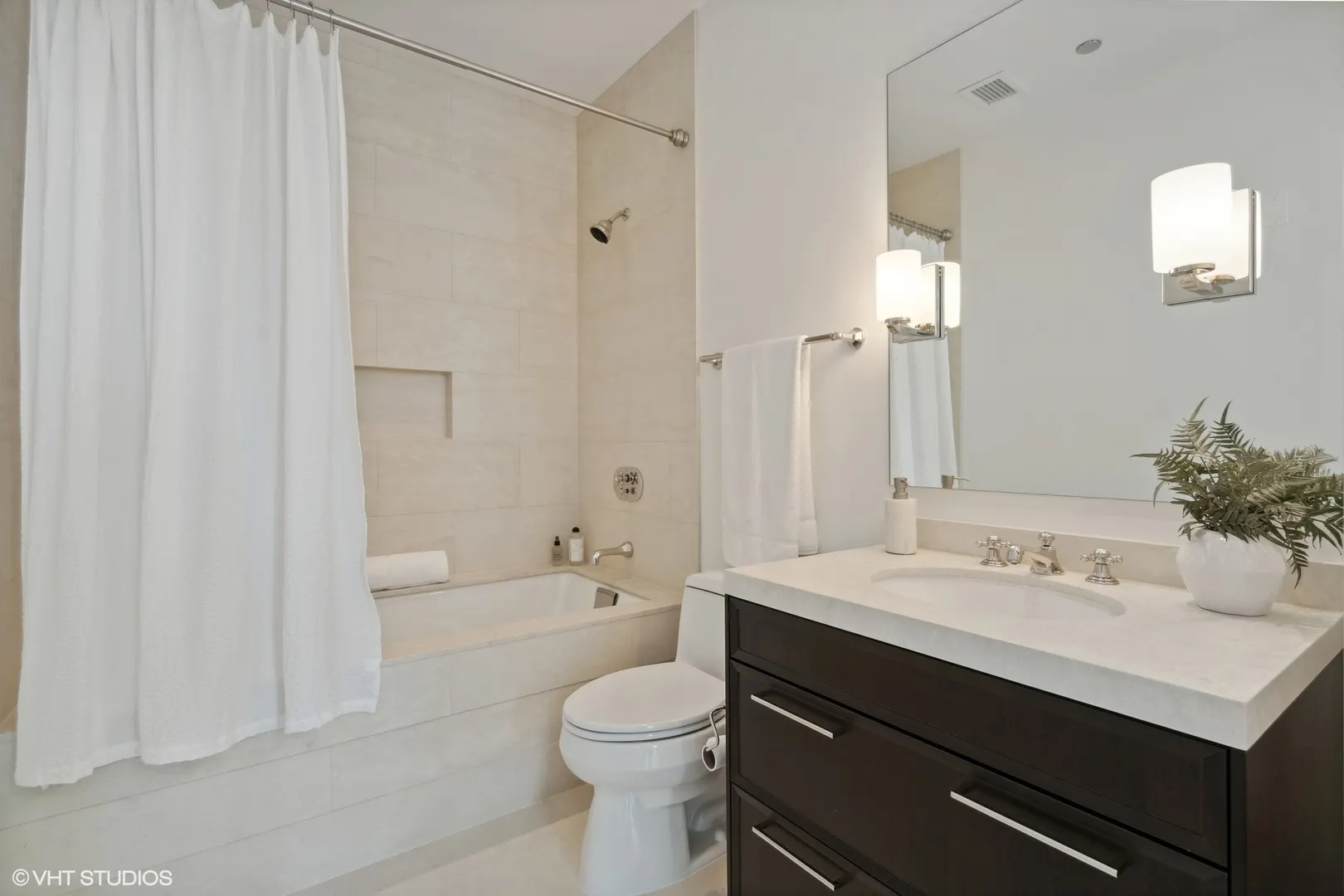 118 E Erie Street IL #37H