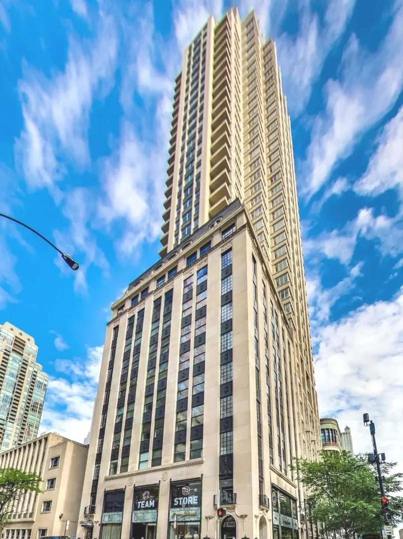 118 E Erie Street IL #37H