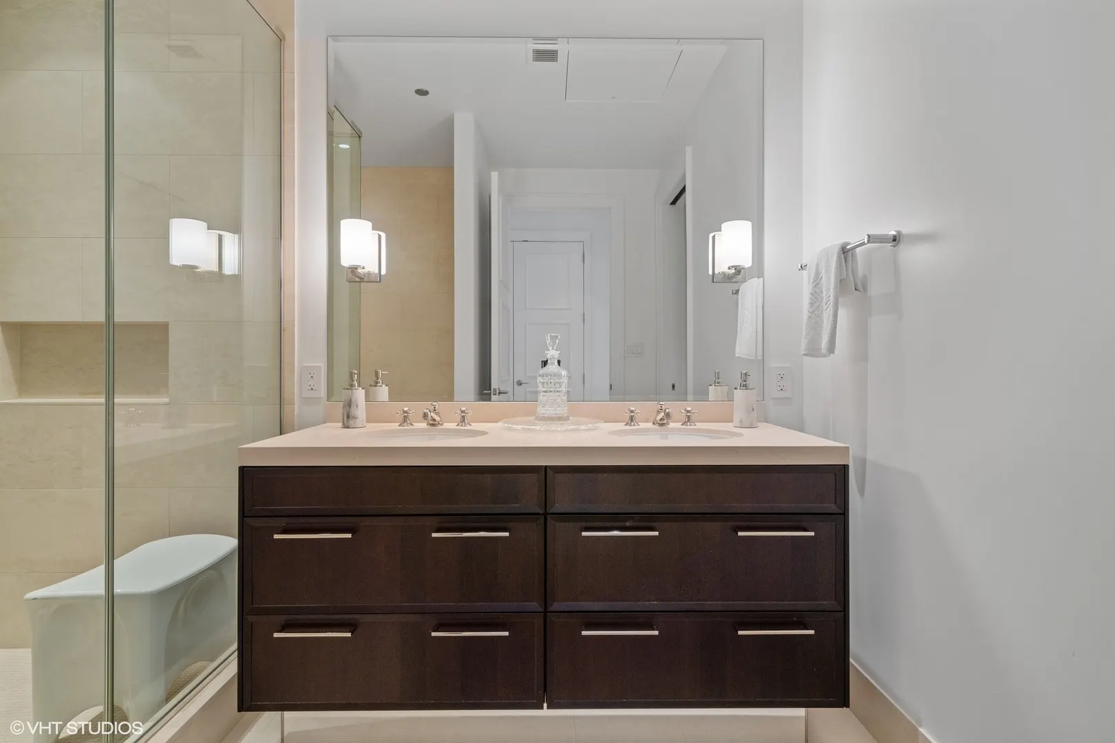 118 E Erie Street IL #37H